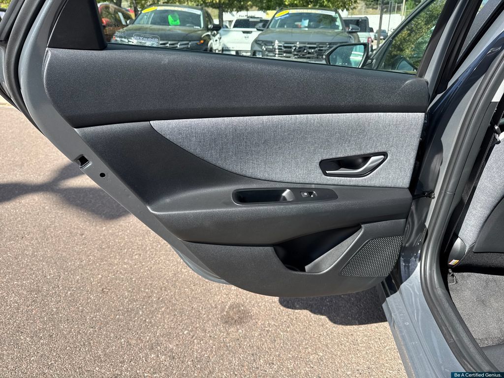 Certified 2026 Hyundai Elantra Limited FWD image 25