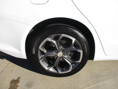 Used 2024 Chevrolet Malibu LT image 11