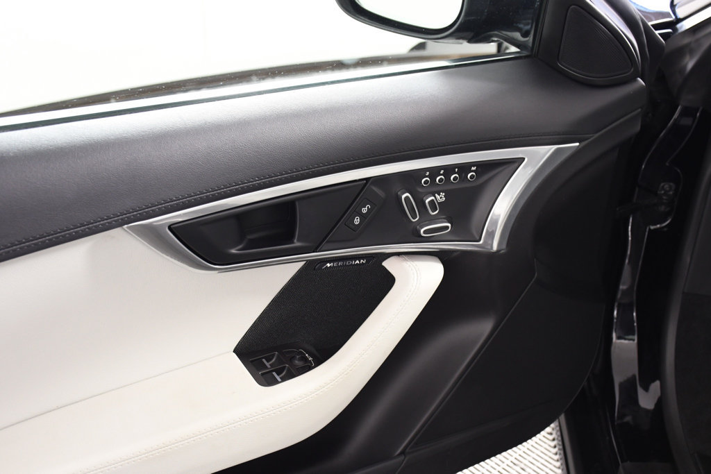 Used 2018 Jaguar F-TYPE Coupe RWD image 16