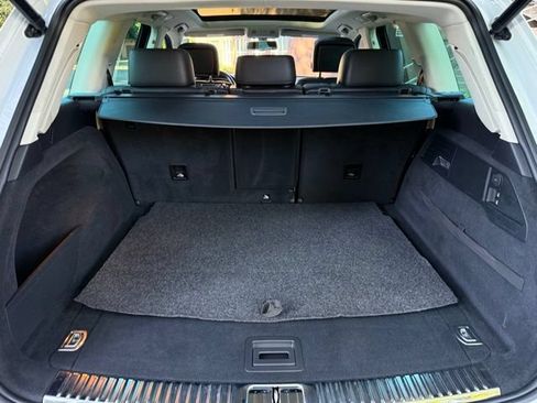 Used 2015 Volkswagen Touareg Sport AWD/4WD image 30