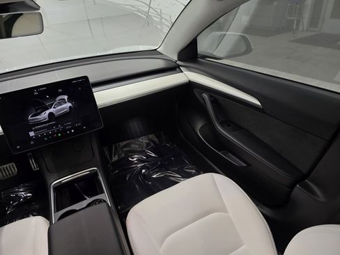 Used 2023 Tesla Model 3 Performance image 32