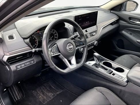 Used 2024 Nissan Altima 2.5 SV w/ SV Premium Package image 12