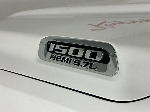 Used 2019 RAM 1500 Limited w/ Body Color Bumper Group image 29