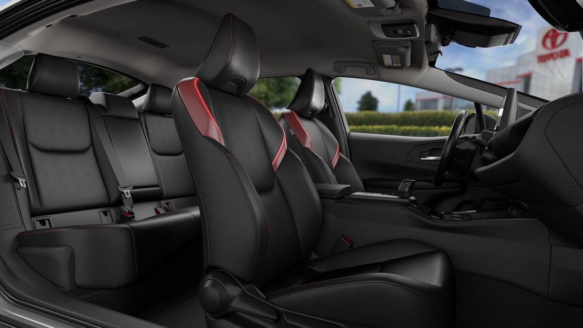 New 2027 Toyota Prius Plug-In Hybrid FWD image 23