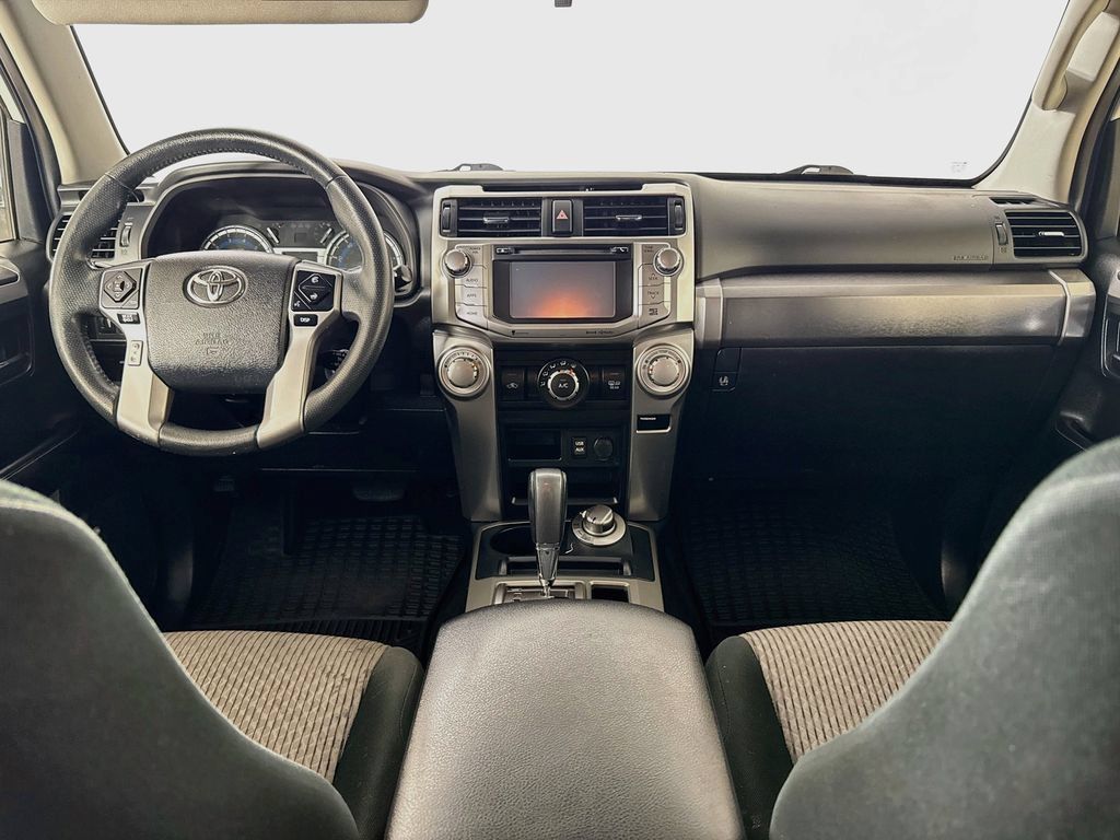 Used 2019 Toyota 4Runner SR5 AWD/4WD image 3