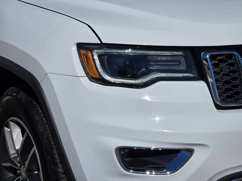 Used 2018 Jeep Grand Cherokee Limited w/ Luxury Group II AWD/4WD image 8