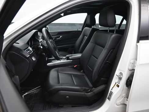Used 2016 Mercedes-Benz E 350 4MATIC Sedan image 21