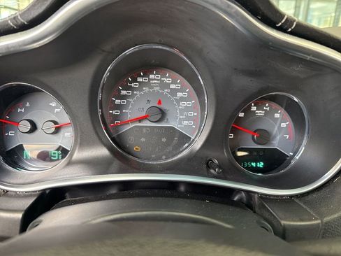Used 2012 Dodge Avenger SXT FWD image 10