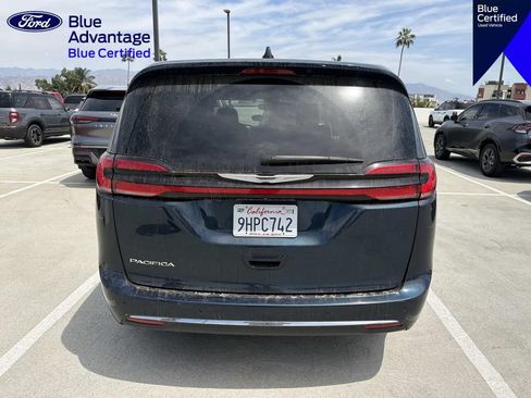 Used 2023 Chrysler Pacifica Touring-L FWD image 9