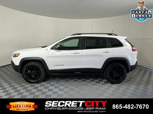Used 2019 Jeep Cherokee Trailhawk AWD/4WD image 4