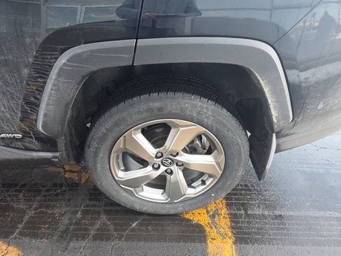 Used 2020 Toyota RAV4 Limited image 12