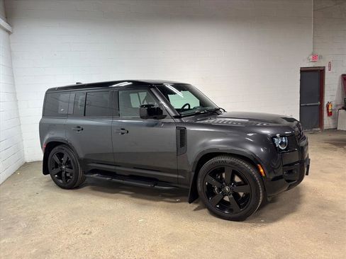 Used 2024 Land Rover Defender 110 V8 image 5