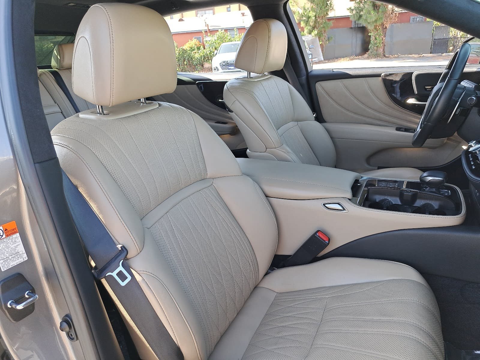 Used 2023 Lexus LS 500 w/ Interior Upgrade Package RWD image 10