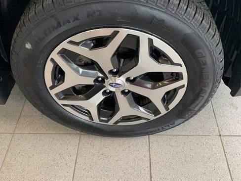 Certified 2023 Subaru Forester Premium AWD/4WD image 17