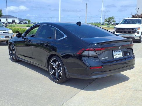 Used 2023 Honda Accord Sport image 4