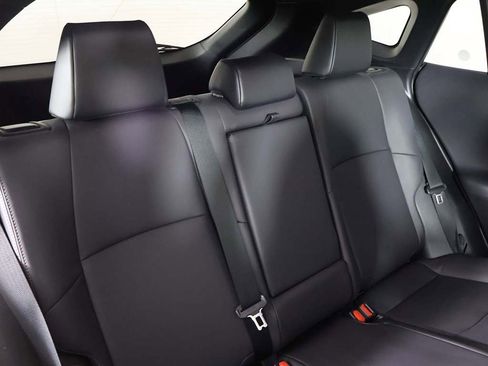 Used 2023 Toyota Venza Nightshade image 32