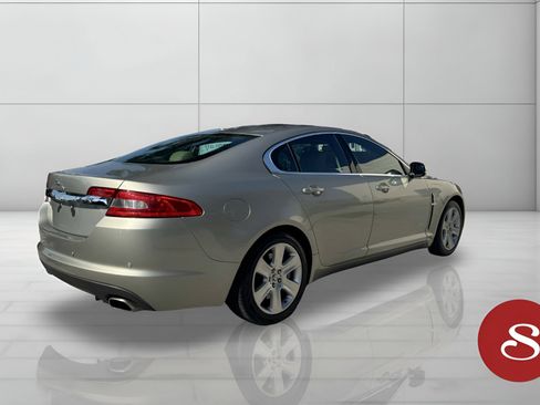 Used 2011 Jaguar XF image 9