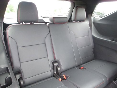 Used 2024 Chevrolet Traverse RS AWD/4WD image 27
