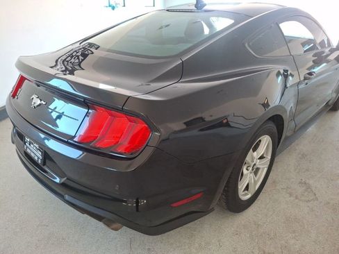 Used 2022 Ford Mustang Coupe RWD image 7
