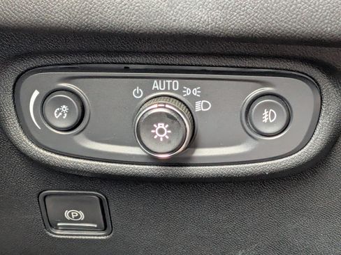 Certified 2024 GMC Terrain SLT image 25