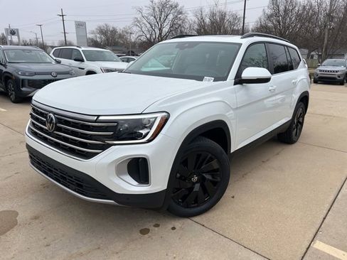 New 2026 Volkswagen Atlas SE image 3