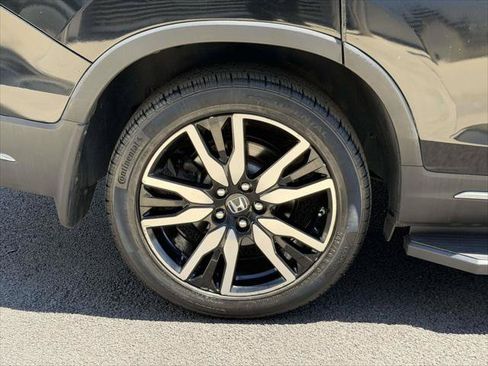 Used 2019 Honda Pilot Touring image 8