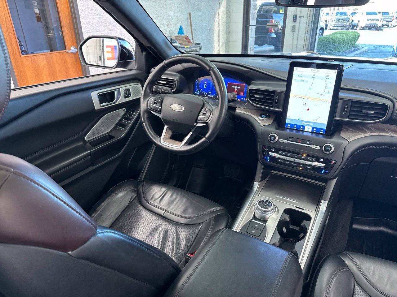 Used 2020 Ford Explorer Platinum w/ Premium Technology Package AWD/4WD image 48