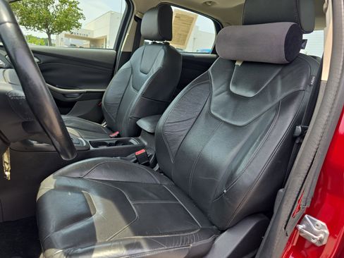 Used 2015 Ford Focus SE w/ Equipment Group 201A FWD image 15