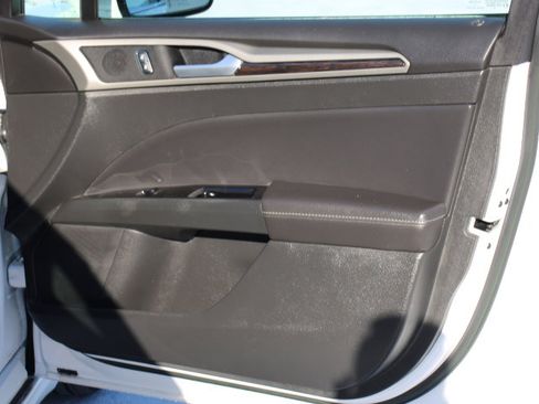 Used 2014 Ford Fusion Energi SE w/ Driver Assist Package image 18