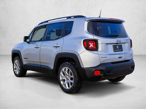 Used 2018 Jeep Renegade Latitude image 7
