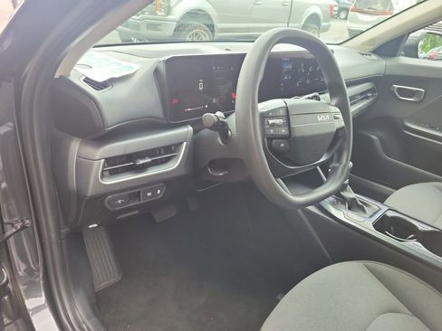 Used 2025 Kia K4 FWD image 17