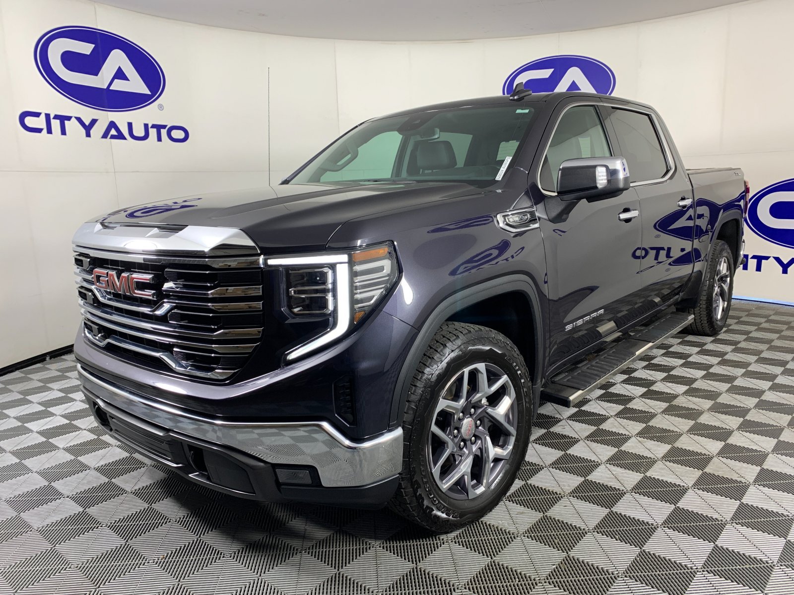 Used 2022 GMC Sierra 1500 SLT AWD/4WD image 6