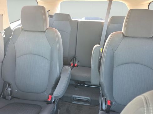 Used 2017 Chevrolet Traverse LT w/ Style and Technology Package image 13