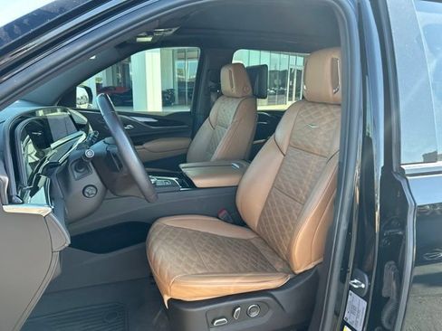 Certified 2023 Cadillac Escalade ESV Sport w/ LPO, ONYX Package AWD/4WD image 15