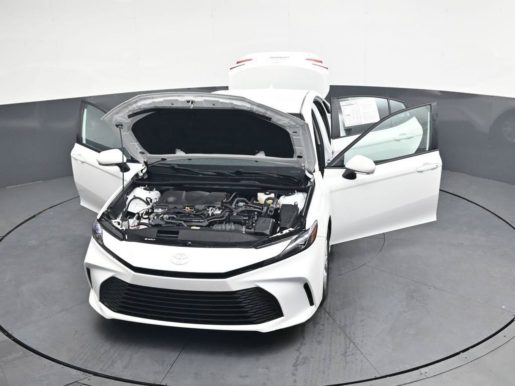 Used 2026 Toyota Camry LE FWD image 43