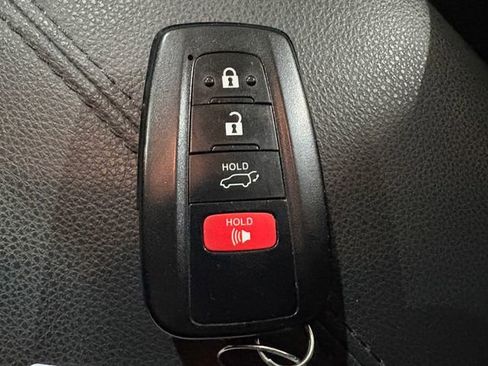 Used 2019 Toyota RAV4 Limited image 19