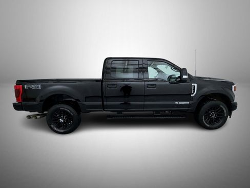 Used 2022 Ford F250 XLT w/ Black Appearance Package image 4