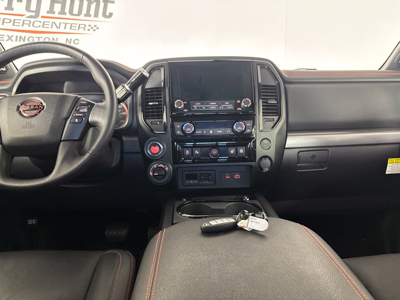 Used 2024 Nissan Titan PRO-4X w/ Pro-4x Convenience Package AWD/4WD image 27