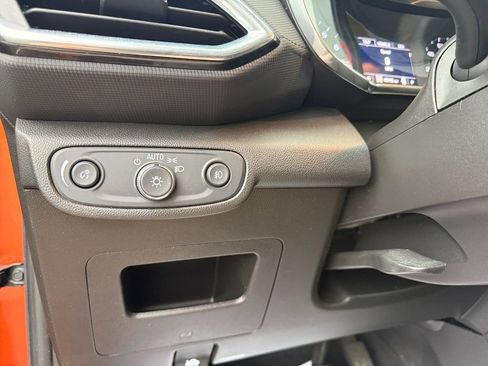 Used 2022 Chevrolet TrailBlazer LT w/ Convenience Package image 25