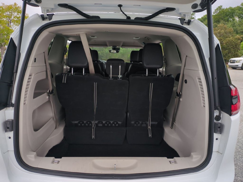 Used 2023 Chrysler Pacifica Touring-L FWD image 31