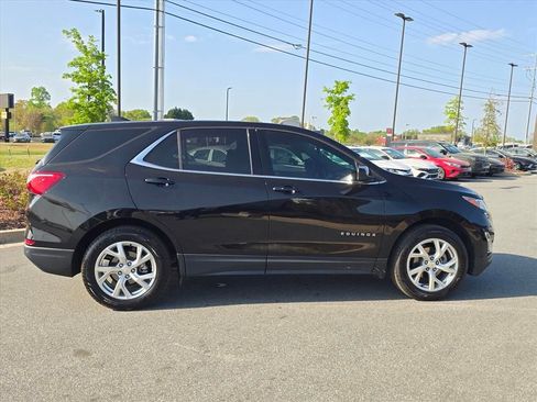 Used 2020 Chevrolet Equinox LT image 2