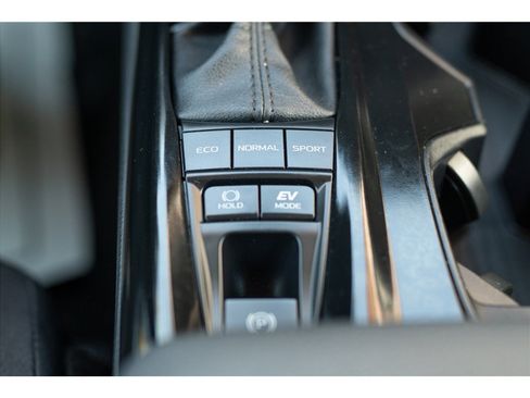 Used 2025 Toyota Camry LE FWD image 18