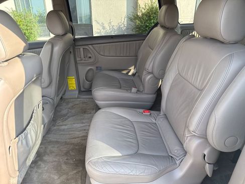 Used 2008 Toyota Sienna XLE Limited image 17