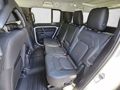 Used 2025 Land Rover Defender 130 S image 18
