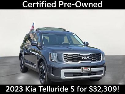 Used 2023 Kia Telluride S w/ S Sunroof Package