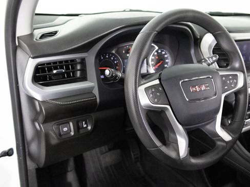 Certified 2023 GMC Acadia SLE w/ Driver Convenience Package image 33