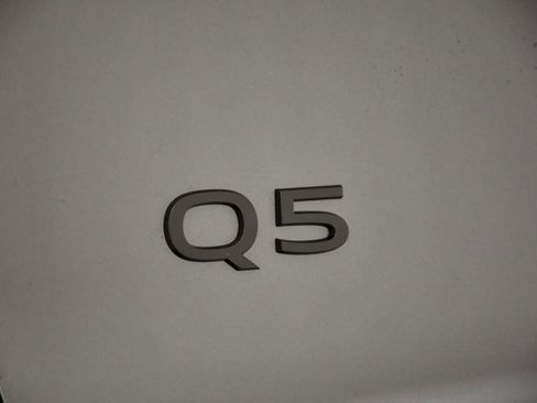 Certified 2025 Audi Q5 Premium w/ Convenience Package AWD/4WD image 9