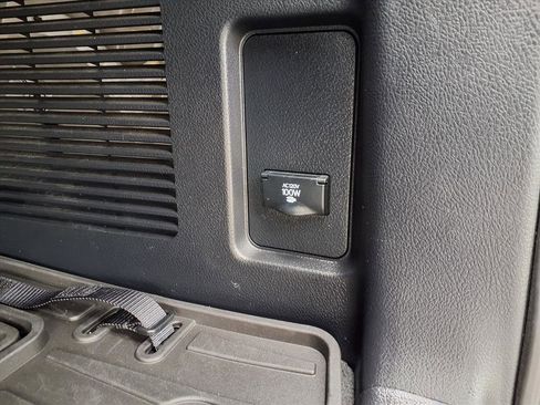 Used 2022 Lexus GX 460 Premium w/ Accessory Package image 17