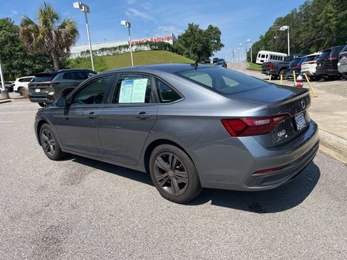 Used 2024 Volkswagen Jetta SE FWD image 38