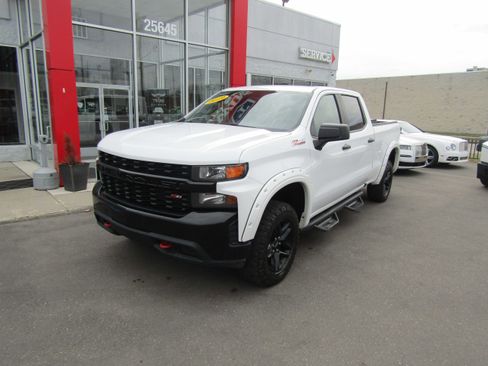 Used 2019 Chevrolet Silverado 1500 Custom Trail Boss image 2